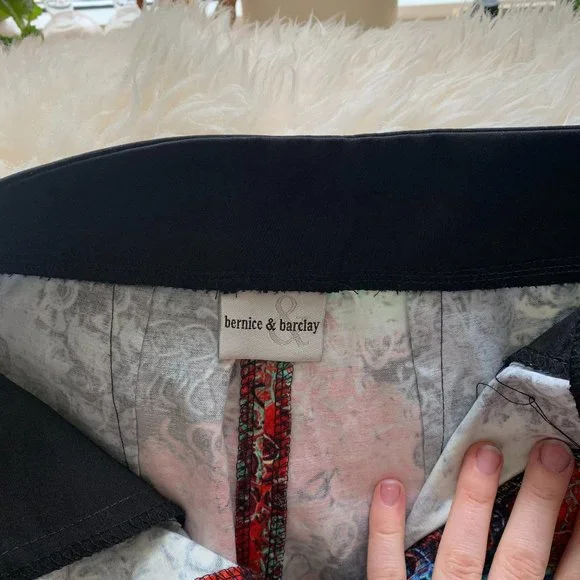 High Waisted, Pattern Shorts - Picture 3 of 7